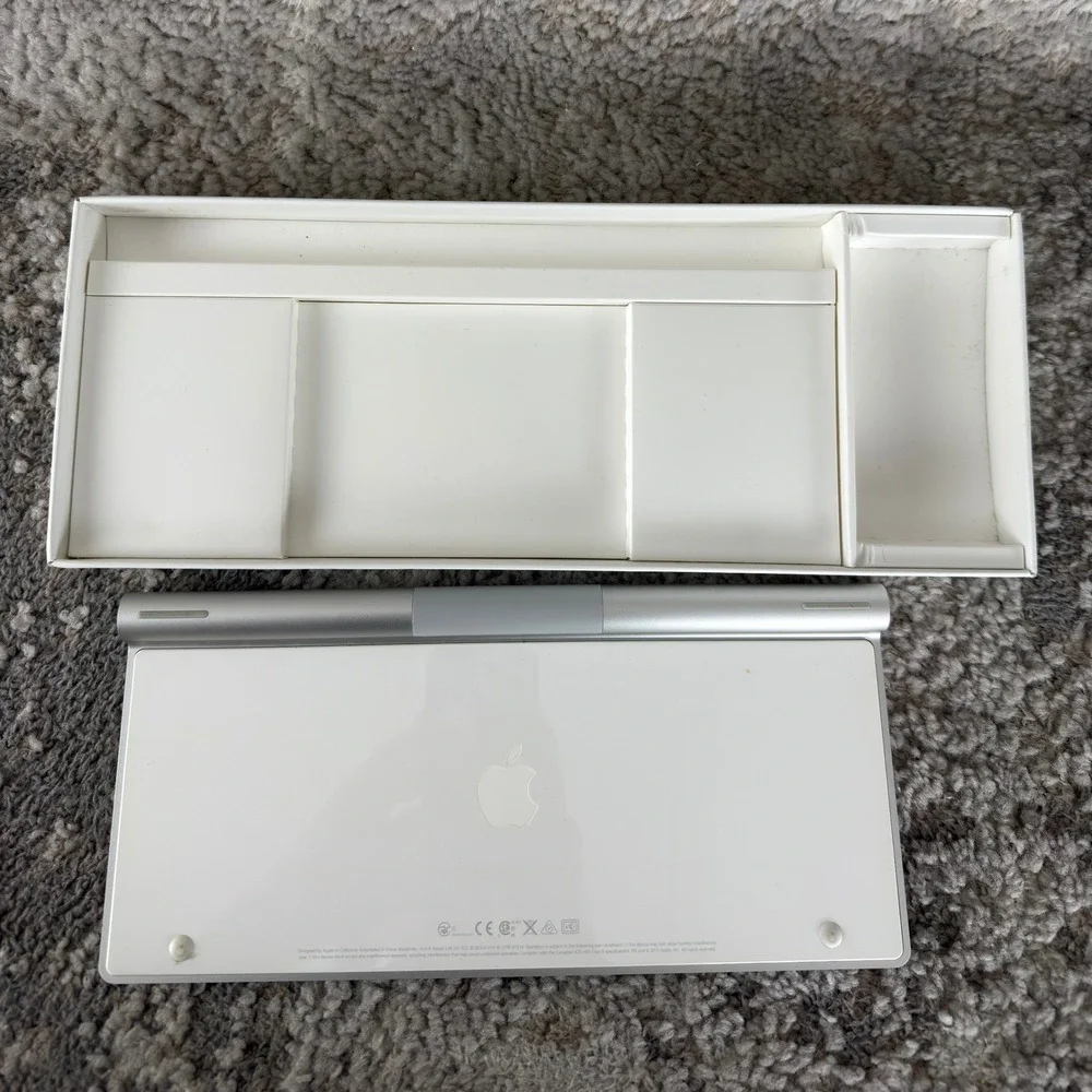 Apple Wireless Bluetooth A1314 Magic Keyboard Silver